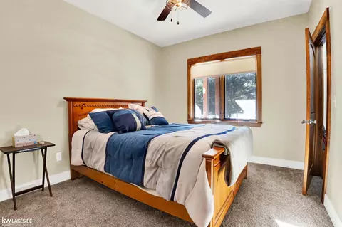 Bedroom - 9652 Bartel, Columbus, MI 48063 photo 3 of 4