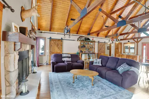 Living - 9652 Bartel, Columbus, MI 48063 photo 4 of 4