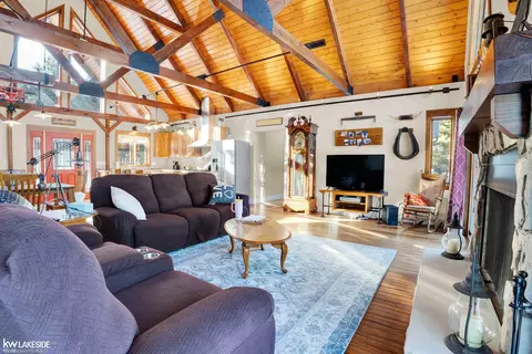 Living - 9652 Bartel, Columbus, MI 48063 photo 3 of 4