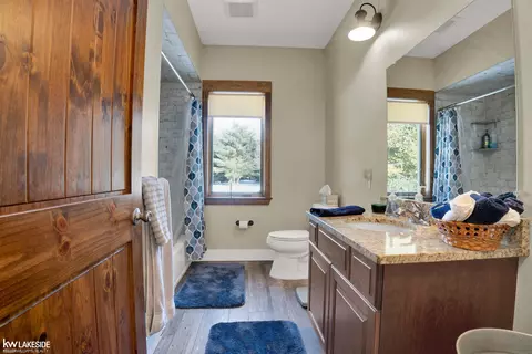 Bath - 9652 Bartel, Columbus, MI 48063 photo 4 of 6
