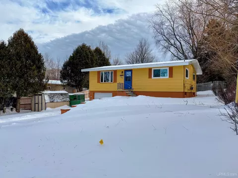 753 Anderson, Marquette, MI 49855