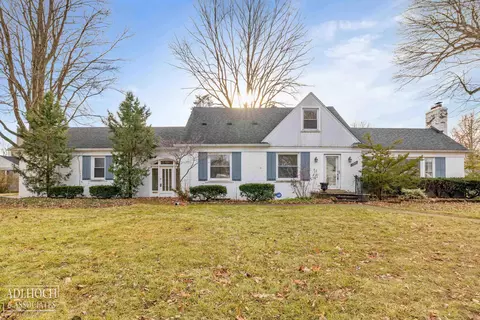 19980 W Clairview, Grosse Pointe Woods, MI 48236