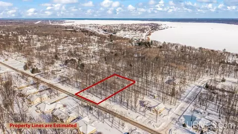 57 Tipperary, Gladstone, MI 49837