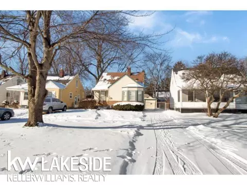 7517 W W Pkwy, Redford, MI 48239