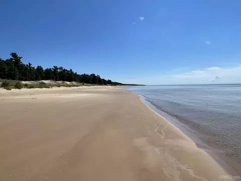 Parcel E 403' On Top O' Lake, Gulliver, MI 49840