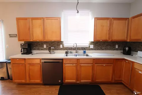 35773 Surrey, Romulus, MI 48174 photo 18