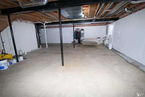 35773 Surrey, Romulus, MI 48174 photo 35