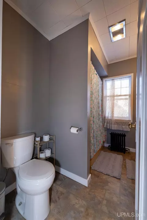 Bath - 704 N Main, Ishpeming, MI 49849 photo 2 of 5