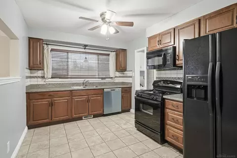Kitchen - 32260 Linderman, Warren, MI 48093 photo 1 of 3