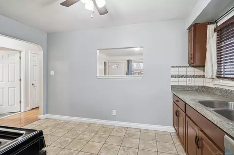 Kitchen - 32260 Linderman, Warren, MI 48093 photo 3 of 3