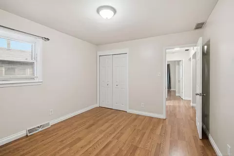 Bedroom - 32260 Linderman, Warren, MI 48093 photo 4 of 5