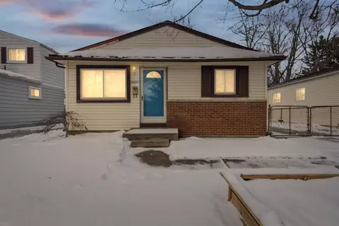 20497 Woodward, Clinton Township, MI 48035