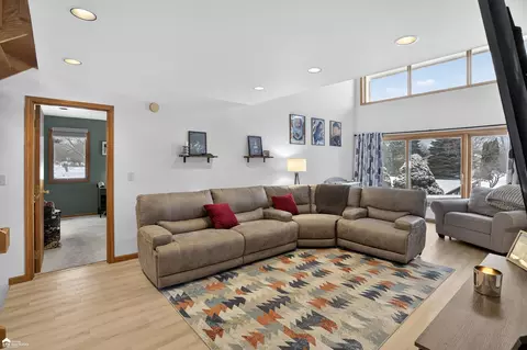 Living - 1446 Van Vleet, Flushing, MI 48433 photo 1 of 1