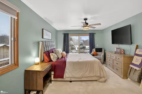 Bedroom - 1446 Van Vleet, Flushing, MI 48433 photo 2 of 10