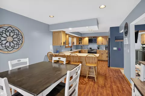 Dining - 1446 Van Vleet, Flushing, MI 48433 photo 2 of 2