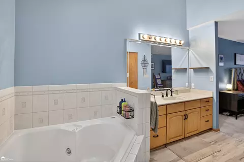 Bath - 1446 Van Vleet, Flushing, MI 48433 photo 2 of 2