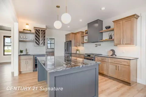Kitchen - 23 E Grv, Freeland, MI 48623 photo 3 of 5