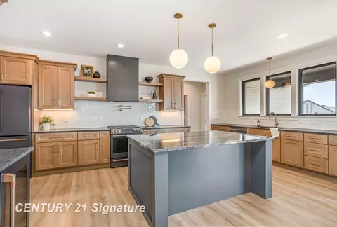 Kitchen - 23 E Grv, Freeland, MI 48623 photo 4 of 5