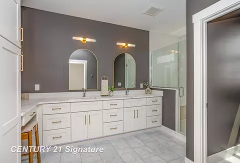 Bath - 23 E Grv, Freeland, MI 48623 photo 1 of 5