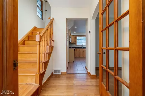 201 Mcmillan, Grosse Pointe Farms, MI 48236 photo 3