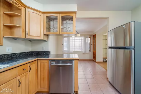 201 Mcmillan, Grosse Pointe Farms, MI 48236 photo 9