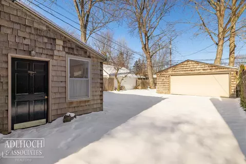 1394 Hampton, Grosse Pointe Woods, MI 48236 photo 28