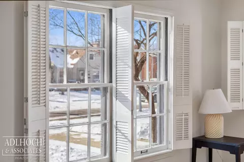 1394 Hampton, Grosse Pointe Woods, MI 48236 photo 5