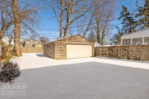 1394 Hampton, Grosse Pointe Woods, MI 48236 photo 30