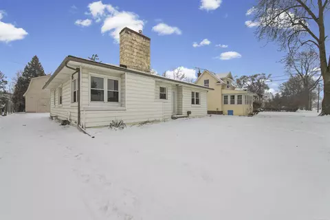 303 E Ml, Capac, MI 48014