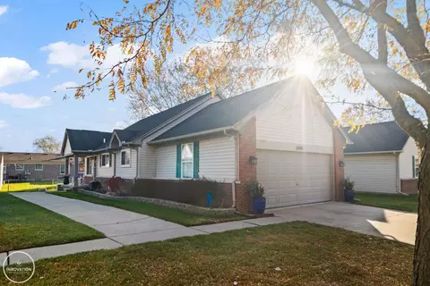 29910 Kenwood, Roseville, MI 48066