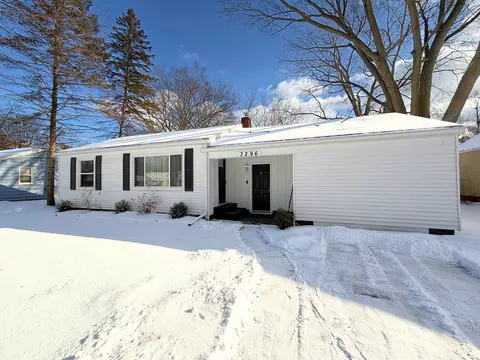 3296 Mills Acres, Flint, MI 48506