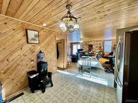 Dining - 16350 County Road Cf, Ishpeming, MI 49849 photo 1 of 1