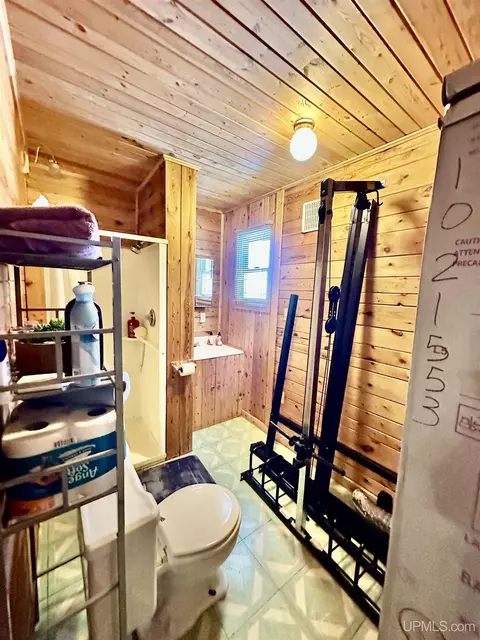 Bath - 16350 County Road Cf, Ishpeming, MI 49849 photo 1 of 2