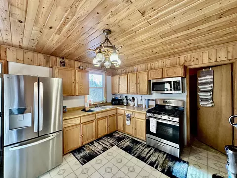 Kitchen - 16350 County Road Cf, Ishpeming, MI 49849 photo 3 of 4