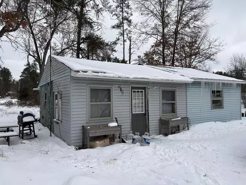 212 W W Park, Harrison, MI 48625