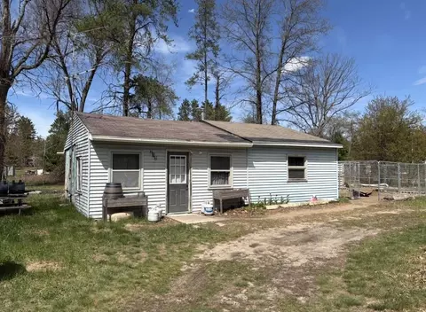 212 W W Park, Harrison, MI 48625