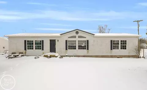 7677 Hewitt, Greenwood, MI 48006