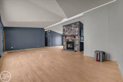 Living - 7677 Hewitt, Greenwood, MI 48006 photo 2 of 5