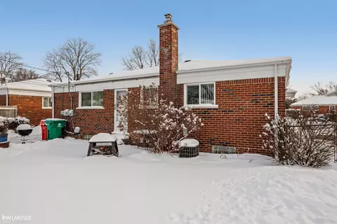 Exterior - 24555 Willowby, Eastpointe, MI 48021 photo 7 of 8