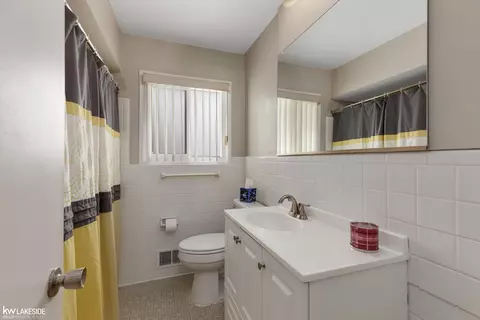 Bath - 24555 Willowby, Eastpointe, MI 48021 photo 1 of 3