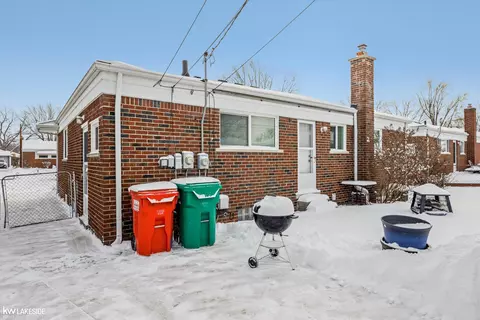 Exterior - 24555 Willowby, Eastpointe, MI 48021 photo 5 of 8