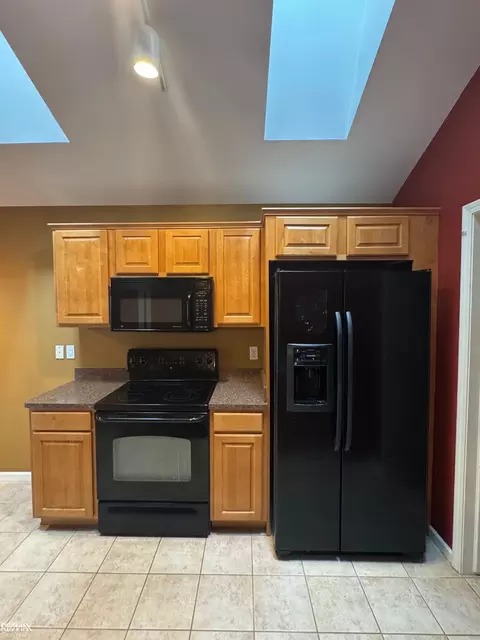 Kitchen - 45705 Cagney, Macomb, MI 48044 photo 2 of 3