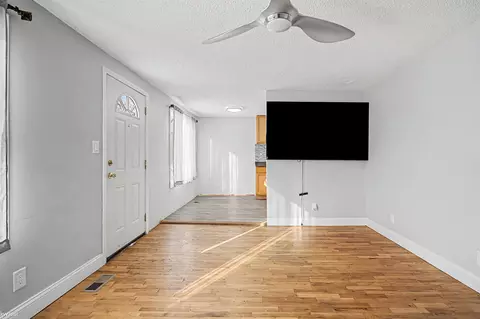 Living - 4452 Muriel, Flint, MI 48506 photo 2 of 6