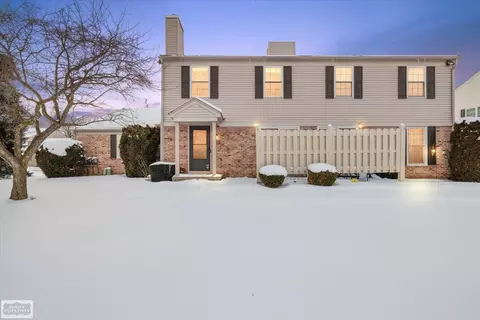 44585 N Bunker Hl, Clinton Township, MI 48038