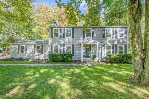 1308 Brentwood, Midland, MI 48640