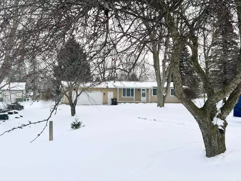 12395 S M 52, Perry, MI 48872