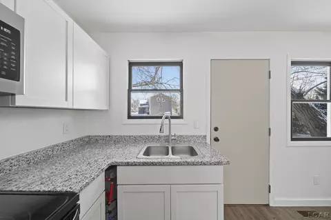 Kitchen - 128 Irwin, Brooklyn, MI 49230 photo 2 of 3