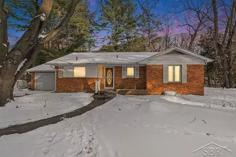 532 N Costley, Midland, MI 48640