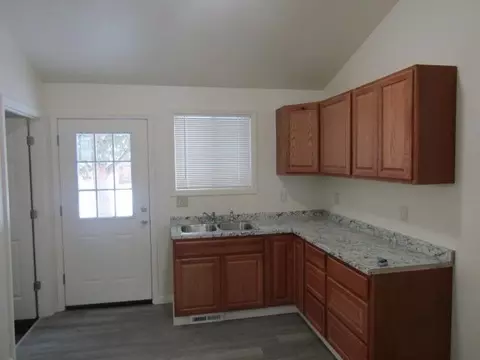 317 E Williams, Owosso, MI 48867 photo 2