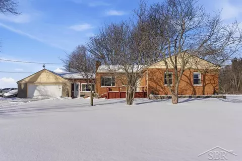 2760 S Eight Mile, Auburn, MI 48611